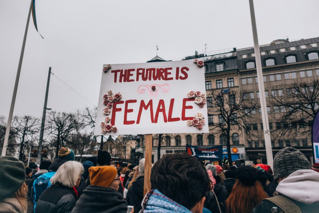 Meine 8 feministischen Bücher zum Weltfrauentag – für Frauen, Männer und alle dazwischen und außerhalb